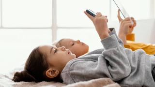 Giới trẻ Anh muốn giảm thời gian dùng điện thoại