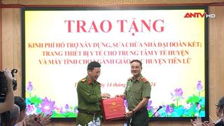 Trao tặng nhà cho người có công