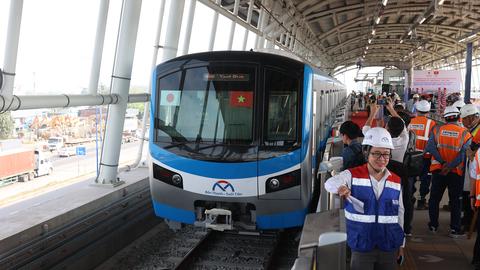 Trải nghiệm tàu Metro số 1 Bến Thành - Suối Tiên