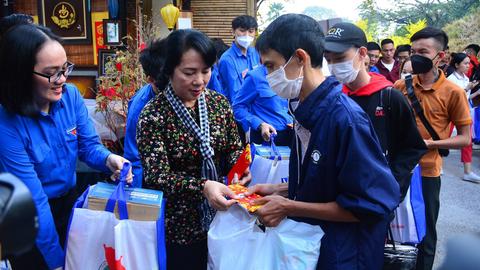 TP.HCM dành mọi nguồn lực chăm lo Tết cho người dân