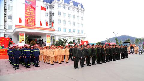 Công an Quảng Ninh ra quân đảm bảo ANTT và phòng chống đốt pháo đêm Giao thừa