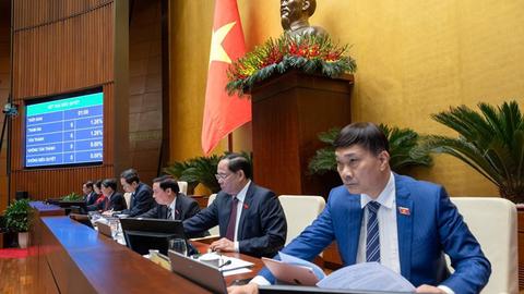 Quốc hội thông qua mục tiêu tăng trưởng GDP năm 2025 đạt 8% trở lên