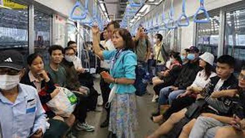 Áp lực giao thông giảm tải nhờ Metro