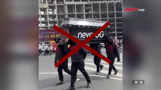 Đã xác minh nhóm thanh niên khiêng quan tài trước chợ Bến Thành 
