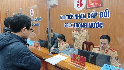 Người dân thuận lợi khi đăng ký sát hạch, cấp đổi GPLX