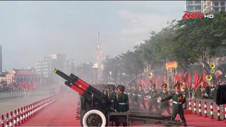 Loạt đại bác khai hoả trong lễ tổng duyệt