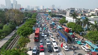 Tình hình giao thông ngày đầu kỳ nghỉ lễ 30/4