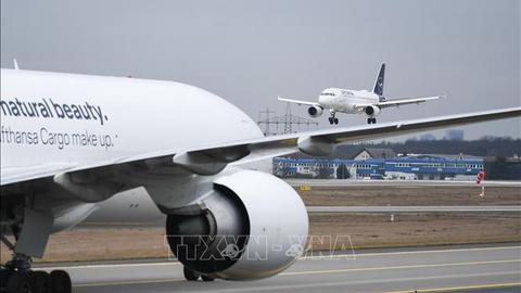 Nhiều hãng hàng không hủy chuyến đến Tel Aviv sau vụ bắn tên lửa vào sân bay