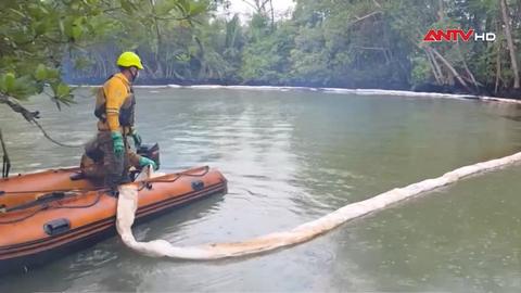 Khắc phục sự cố va chạm giữa hai tàu hàng trên sông Lòng Tàu
