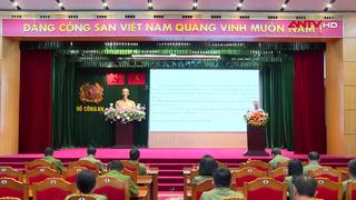 Học tập chuyên đề “CAND gương mẫu đi đầu, vững tin bước vào kỷ nguyên mới”