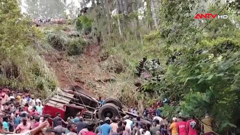Sri Lanka: Xe buýt lao xuống vực, hàng chục người thiệt mạng