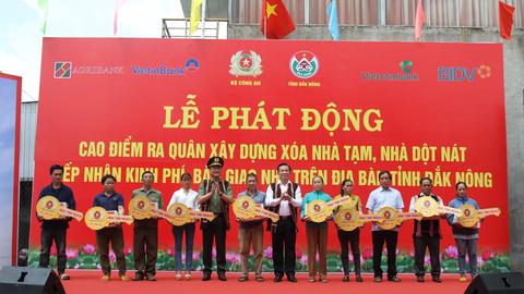 Đắk Nông phát động cao điểm xây dựng xóa nhà tạm, nhà dột nát 