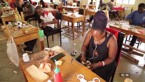   Quả bóng đặc biệt dành cho những cầu thủ khiếm thị ở Kenya