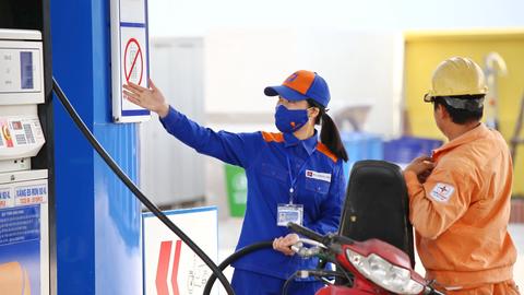 Giá xăng, dầu cùng tăng trở lại