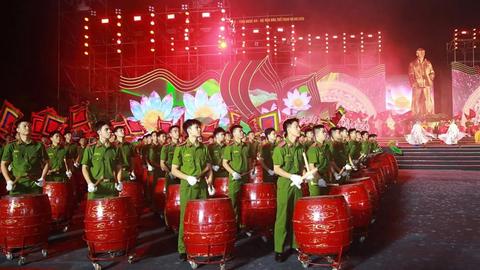 Khai mạc Lễ hội Làng Sen năm 2025