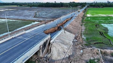 Sụt lún đường mới: Cần làm rõ trách nhiệm liên quan