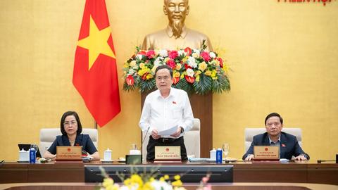 Bế mạc phiên họp thứ 45 của Ủy ban Thường vụ Quốc hội