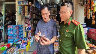 Công an hướng dẫn người dân góp ý Hiến pháp qua VneID