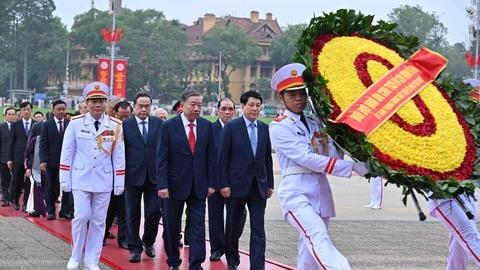 Lãnh đạo Đảng, Nhà nước vào Lăng viếng Chủ tịch Hồ Chí Minh