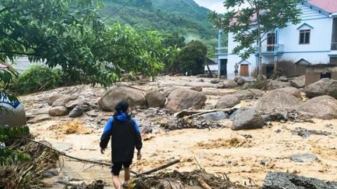 Sạt lở bờ sông ở An Giang, 10 căn nhà bị ảnh hưởng