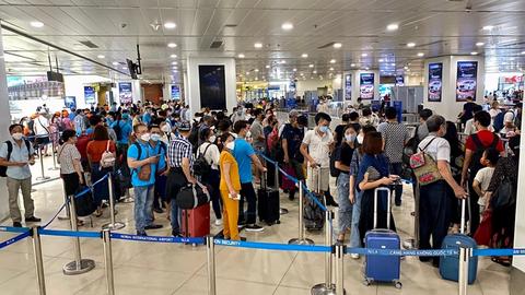 Lượng hành khách đi hàng không tăng trưởng 2 con số