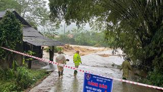 Sạt lở lớn gây ách tắc tỉnh lộ 161, Lào Cai