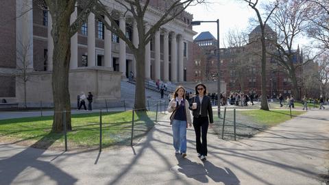 Thẩm phán Mỹ chặn lệnh cấm Harvard tuyển sinh quốc tế