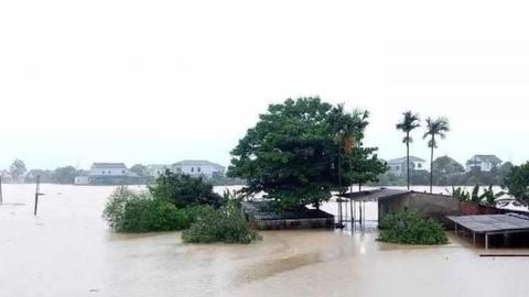 Hà Tĩnh: Mưa lớn, lũ đổ về trong đêm cuốn trôi nhiều tài sản