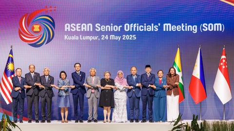 Hội nghị Cấp cao ASEAN ra tuyên bố Chủ tịch Hội nghị Cấp cao ASEAN ra tuyên bố Chủ tịch