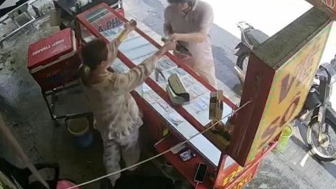 Đối tượng sử dụng vé số giả lừa hàng loạt đại lý vé số