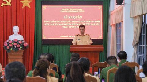Tổng kiểm soát phương tiện có gắn thiết bị bơm, hút cát, sỏi