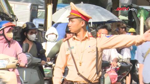 Cảnh sát giao thông Hà Nội đồng hành cùng hơn 200.000 sĩ tử 'vượt vũ môn'