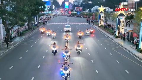 Ấn tượng màn trình diễn mô tô dẫn đoàn trên đường phố TP.HCM 