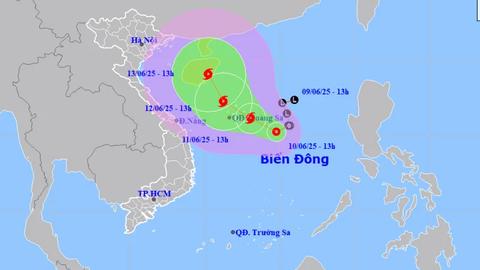 Áp thấp nhiệt đới trên Biển Đông có khả năng mạnh lên thành bão