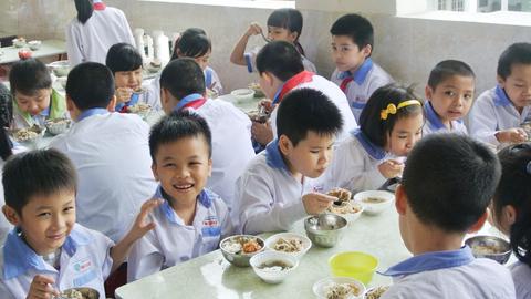 Hà Nội dự kiến hỗ trợ bữa ăn bán trú cho học sinh tiểu học