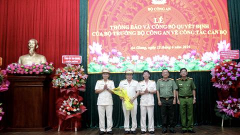 Công bố quyết định của Bộ trưởng Bộ Công an về công tác cán bộ