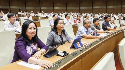 Thông qua Nghị quyết về việc sắp xếp đơn vị hành chính cấp tỉnh năm 2025