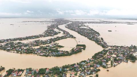 Mưa lũ miền Trung gây thiệt hại nặng nề