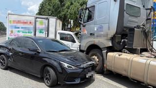 Ô tô tông hàng loạt xe máy ở quận Bình Tân, hai người tử vong