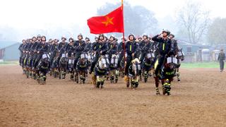 Trên thao trường huấn luyện diễu binh khối Cảnh sát kỵ binh