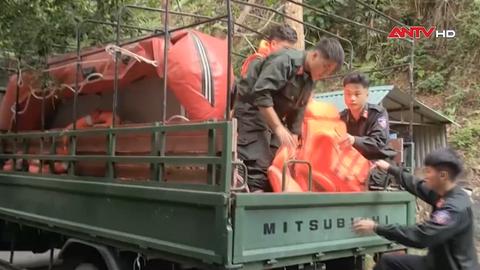  Lực lượng công an khẩn trương hỗ trợ người dân vùng lũ 