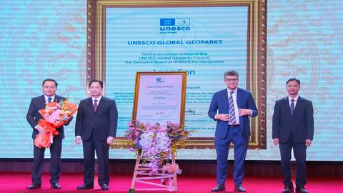 UNESCO trao Bằng công nhận Công viên địa chất toàn cầu Lạng Sơn
