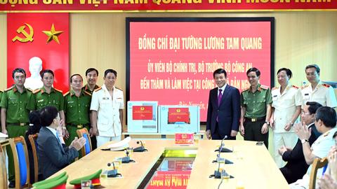 Bộ trưởng Lương Tam Quang thăm và làm việc tại xã Bản Nguyên, tỉnh Phú Thọ