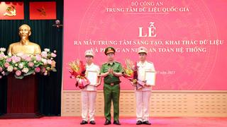Ra mắt Trung tâm Sáng tạo, khai thác dữ liệu và Phòng An ninh, an toàn hệ thống