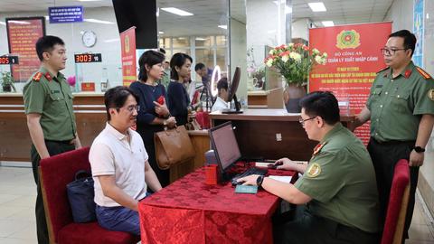 Cấp định danh điện tử cho người nước ngoài 