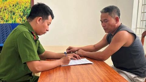 Chạy vào đường cấm, tài xế xe đầu kéo tông đổ xe CSGT