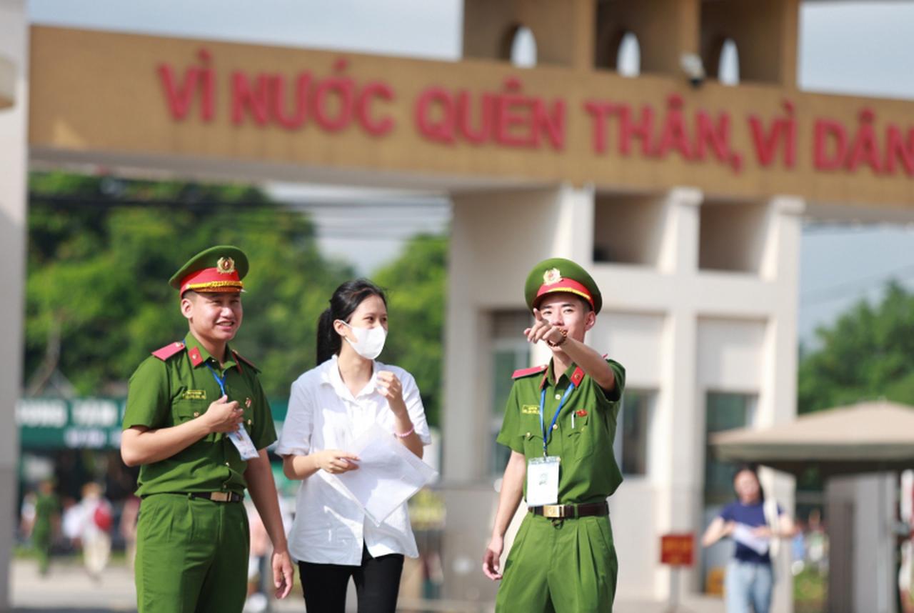 Gần 23.000 thí sinh làm thủ tục dự kỳ thi đánh giá của Bộ Công an