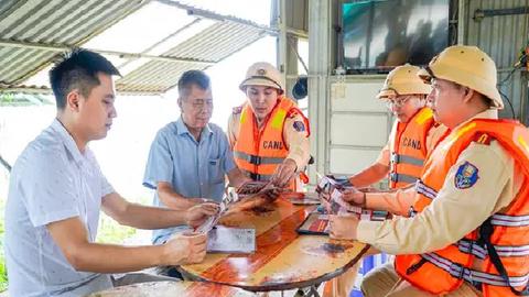 Bảo đảm an toàn giao thông đường thủy khi nước lũ dâng cao