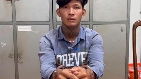 Mâu thuẫn khi đậu ghe, rút dao đâm chết người