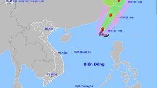 Bão số 2 di chuyển chậm, biển động dữ dội